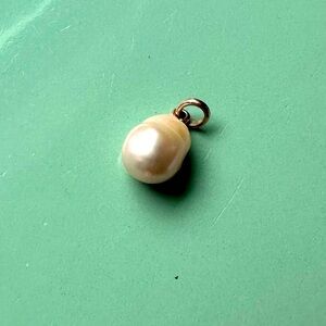 Monica Vinader baroque pearl and rose gold vermeil pendant.